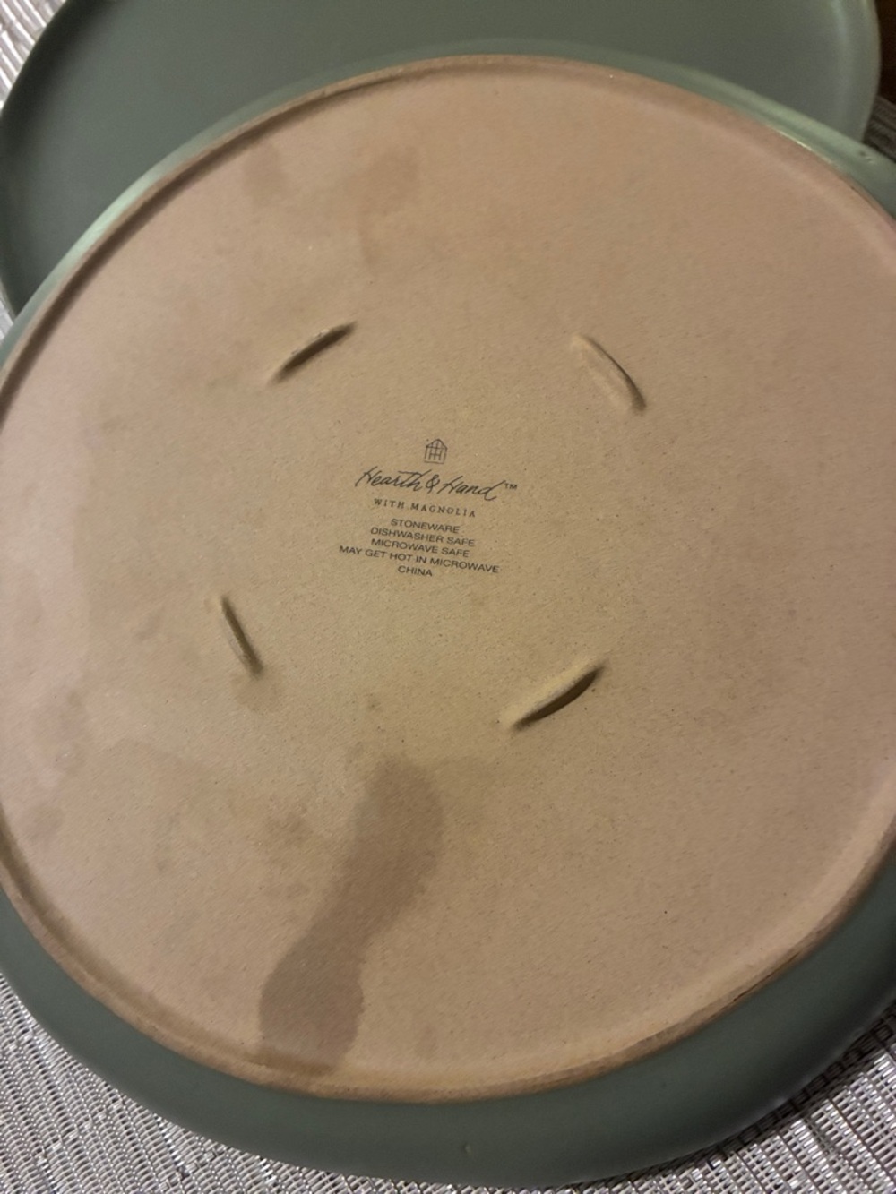 Set of 2 stoneware Hearth & Hand green dinner plates / dishes - Picture 5 of 8